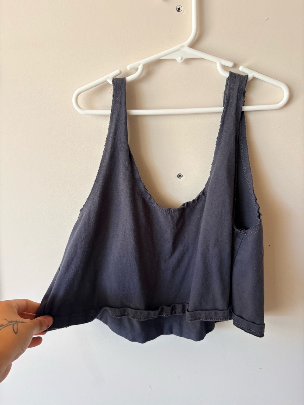 Women's Washed Cropped Black Scoop Neck Tank Top - Picture 4 of 4